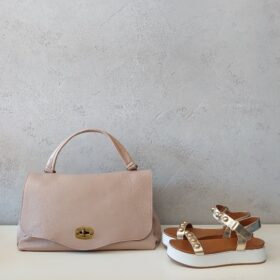 Sandalo platform borchie oro