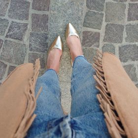 Slingback charm platino