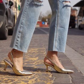Slingback charm platino 7 cm