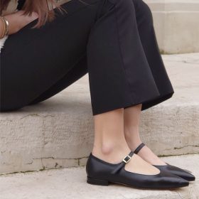 Flat Erika black