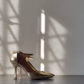 Décolleté asimmetrica platino