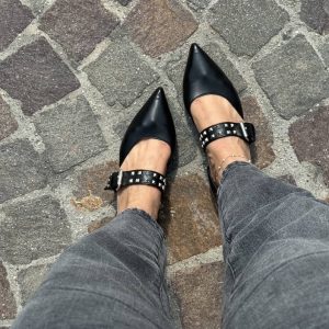 Alternative view of Flat Tofu nappa nera