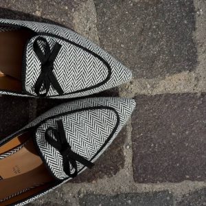 Alternative view of Loafer tessuto spigato