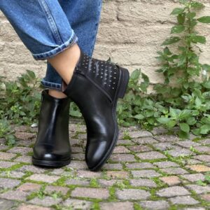 Stivaletto Letizia borchiette