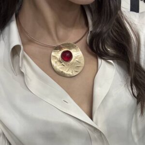 Collana semirigida pietra rossa