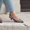Slingback raso leo