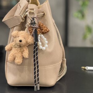Charms orsetto beige perle bianche