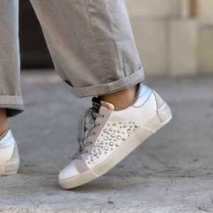 Sneaker borchiette grigio perla