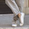 Sneaker borchiette grigio perla