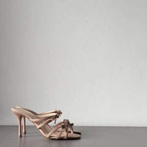 Mules Scilla nude