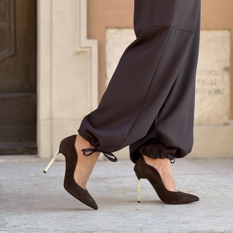 Décolleté stiletto suede testa di moro Décolleté stiletto suede testa di moro