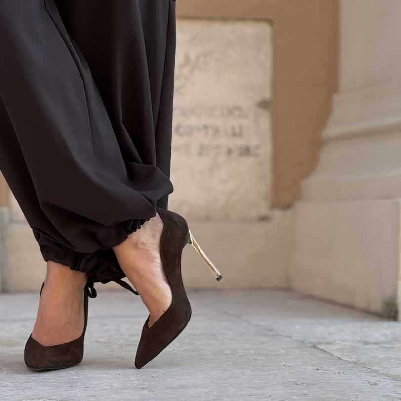 Décolleté stiletto suede testa di moro Décolleté stiletto suede testa di moro - immagine 3