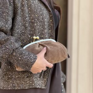 Alternative view of Clutch Nuvolina suede (vari colori)