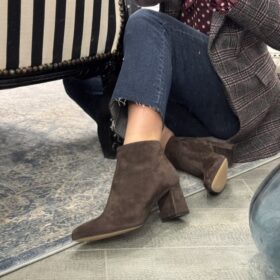 Tronchetto Boston suede testa di moro