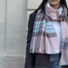Sciarpa rosa scozzese