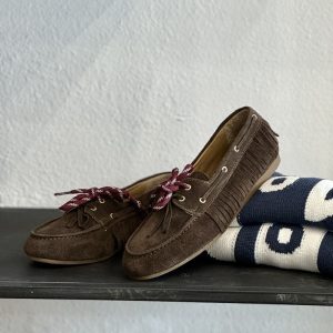 Mocassino stile barca testa di moro frangette