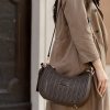 Woven shoulder bag brown La Carrie