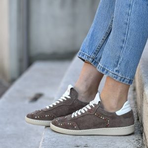 Alternative view of Sneaker taupe borchiette