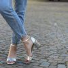 Sandalo charm argento tacco largo